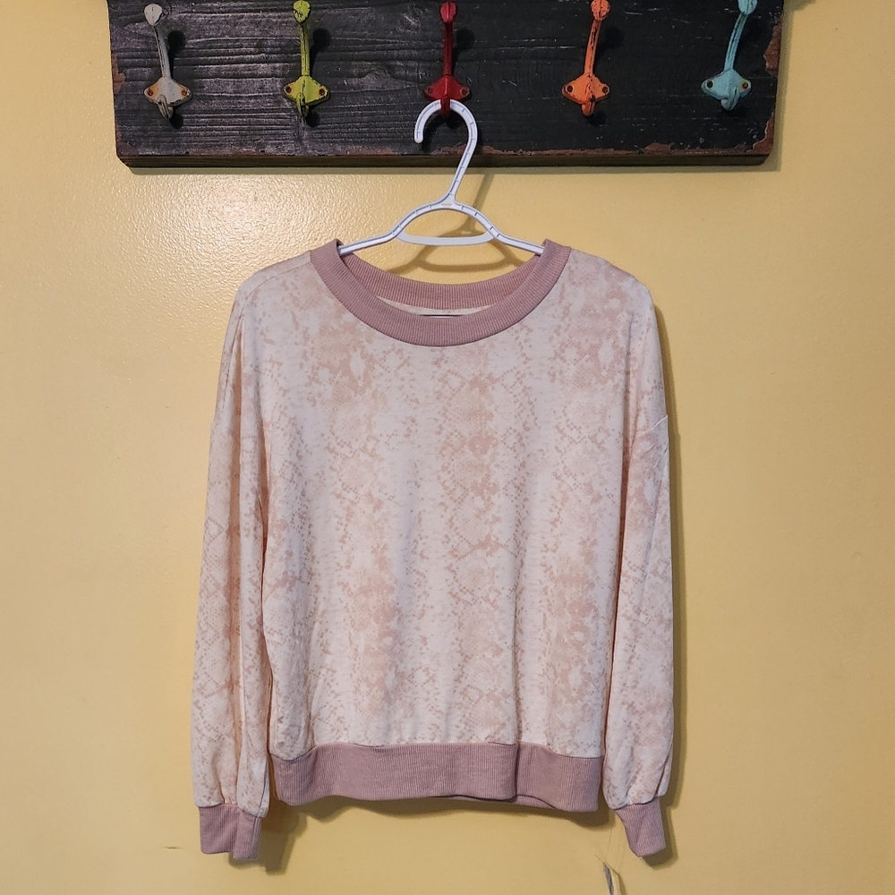 Simple Pleasures women's casual wear. Pink/white. Size medium